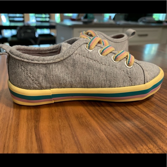 Toddler sneakers - Picture 2 of 3